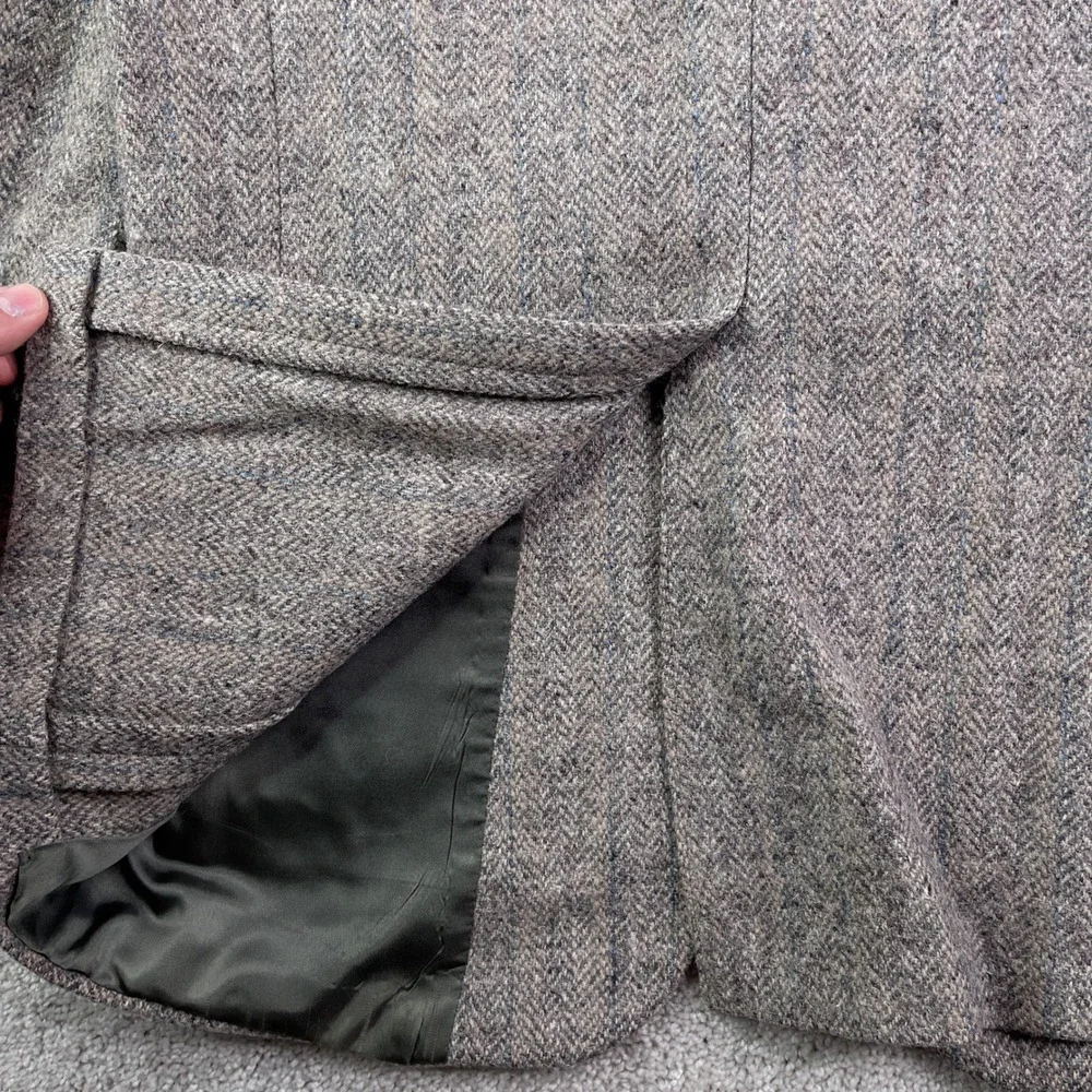 Vintage Harris Tweed Blazer Mens 40R Gray Herringbone Wool Tweed Sport Coat